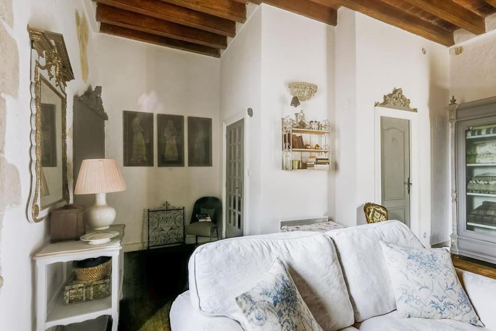 14Th Century Priory In Pressigny Bed & Breakfast Pressigny  Bagian luar foto