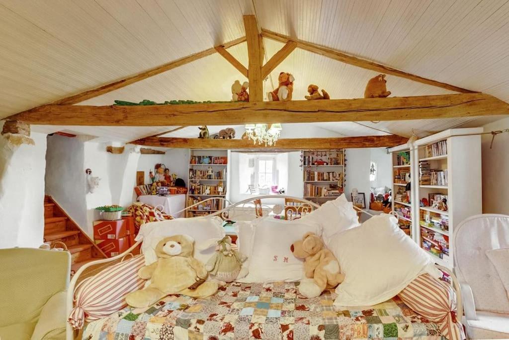 14Th Century Priory In Pressigny Bed & Breakfast Pressigny  Bagian luar foto